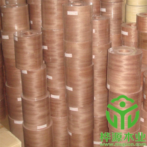 麥格利手工貼木皮施工方便，0.25mm無紡布木皮薄皮批量供應(yīng)