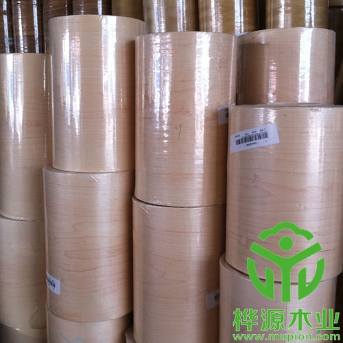 楓木手工貼木皮0.3mm價(jià)格優(yōu)惠，楓木無紡布木皮施工方便